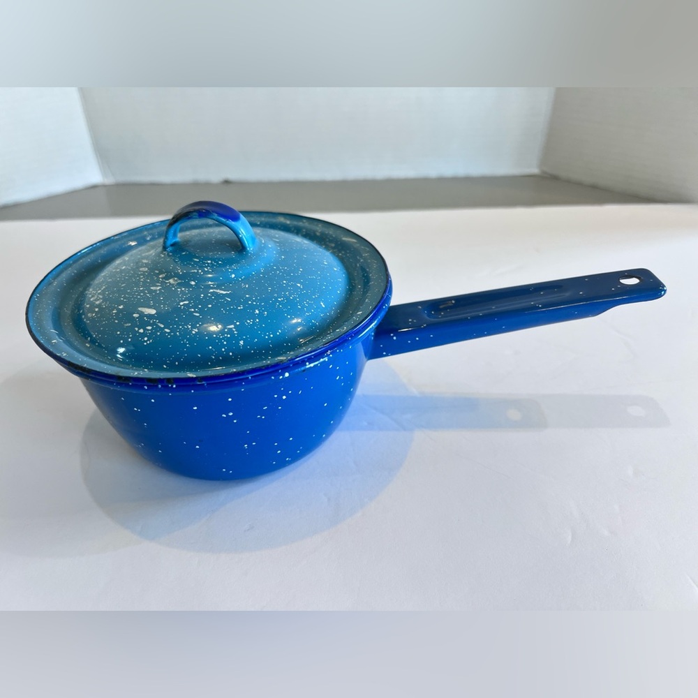 Vintage Enamelware Blue And White Speck Pot and Lid Camp Ware